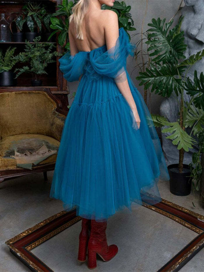 Knee-length A-line cocktail dresses with off-the-shoulder short sleeves and princess styling