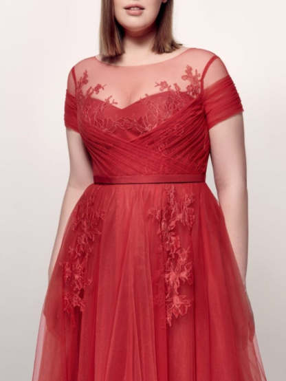 Plus Size Prom Dress with Applique in A-Line/Princess Style Jewel Neck and Short Sleeves