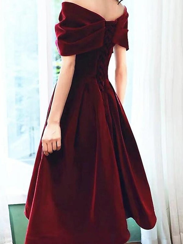 Off-the-Shoulder 1950s Cocktail Dress with Pleats in A-Line/Princess Style