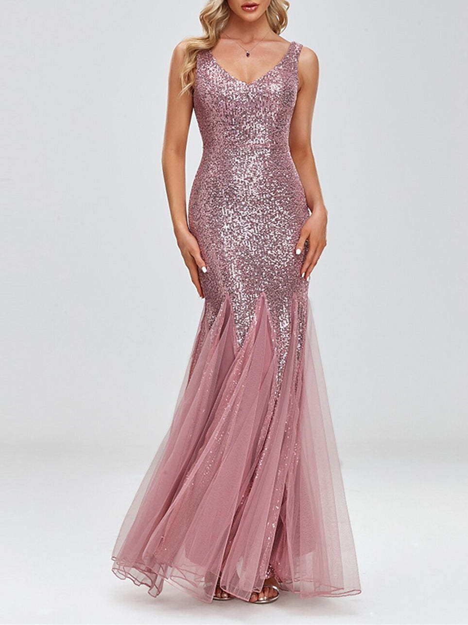 Sparkle Sequin Evening Dress with V-Neck and Mermaid/Trumpet Sleeveless Design