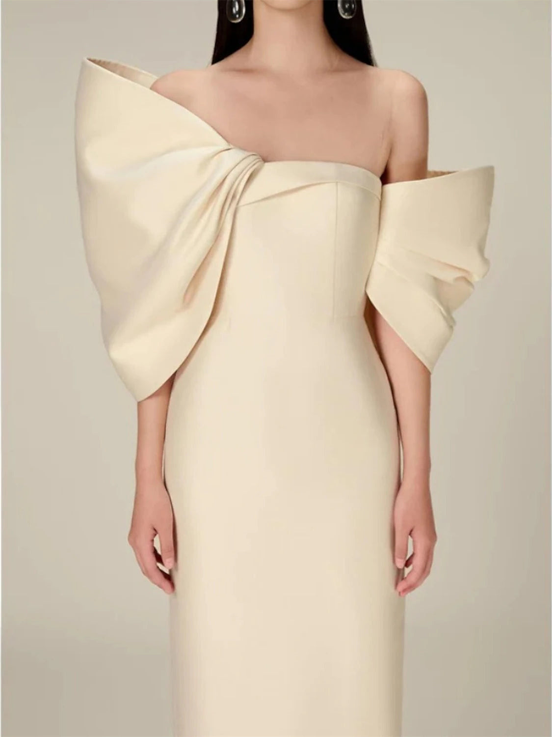 Off-the-Shoulder Evening Gowns With Bow(s) - Half Sleeve Sheath/Column Style