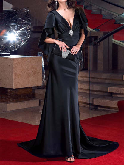 Evening Dresses with Crystals: Mermaid/Trumpet Silhouette and Plunging Neckline