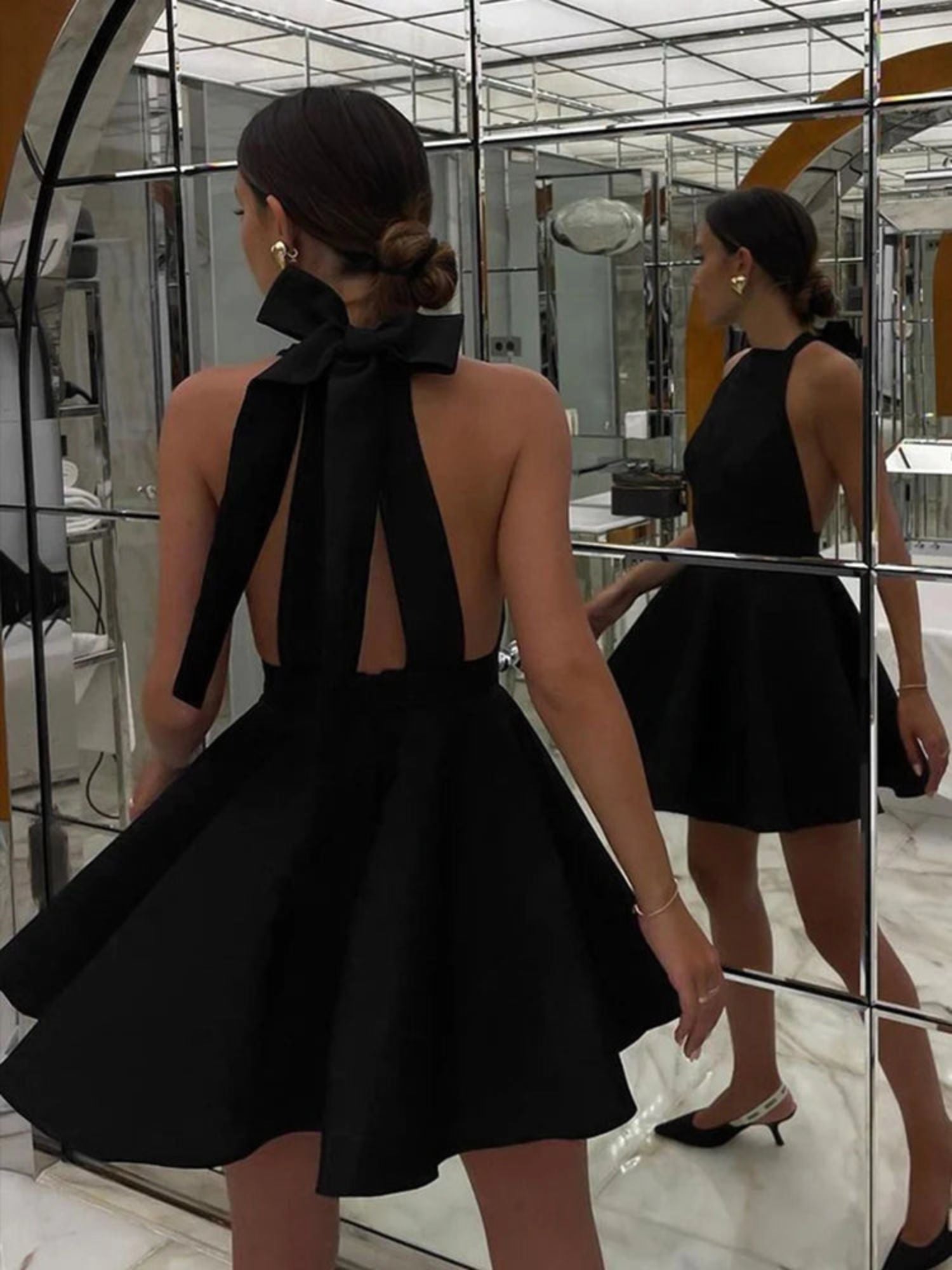 Elegant Sleeveless Mini Dress with Delicate Lace-up Bow and A-Line Princess Cut