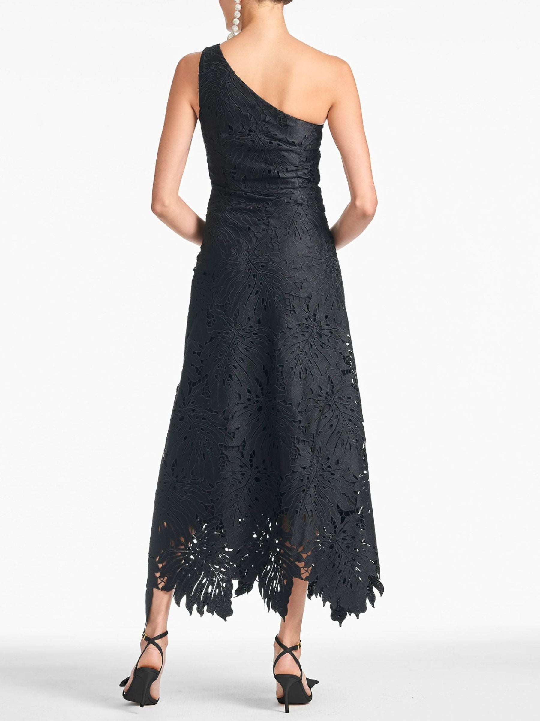Black Asymmetrical A-Line Princess Prom Dress with One-Shoulder Sleeveless Lace Appliques