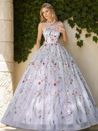 Elegant Strapless Sleeveless Ball Gown in Organza with Lace Appliques