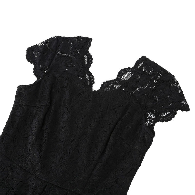 Vintage 1950s A-Line Princess Dress with V-Neck Short Sleeves and Lace Appliques