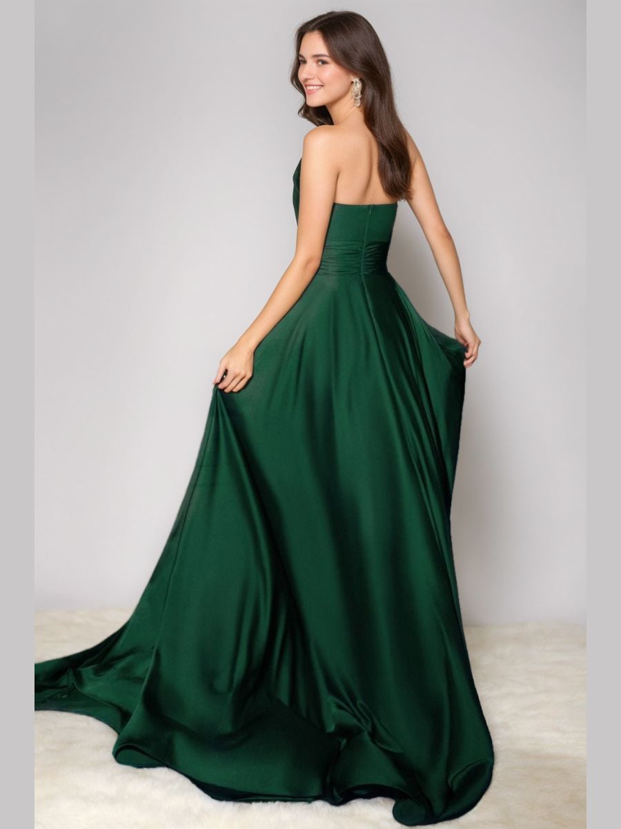 Sweetheart Sleeveless Long Bridesmaid Dresses with Ruched Sheath/Column Design