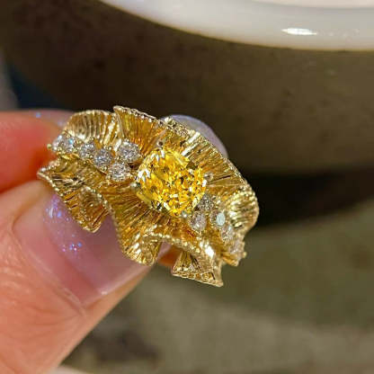 Women's Vintage Gold Ring with Yellow Diamond and Lace Frill