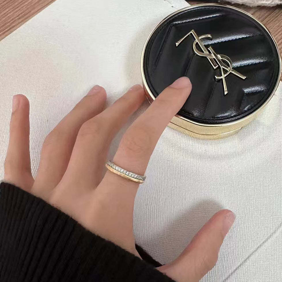 Emerald Two Tone Bar Ring with Vintage Brushed Cat Design