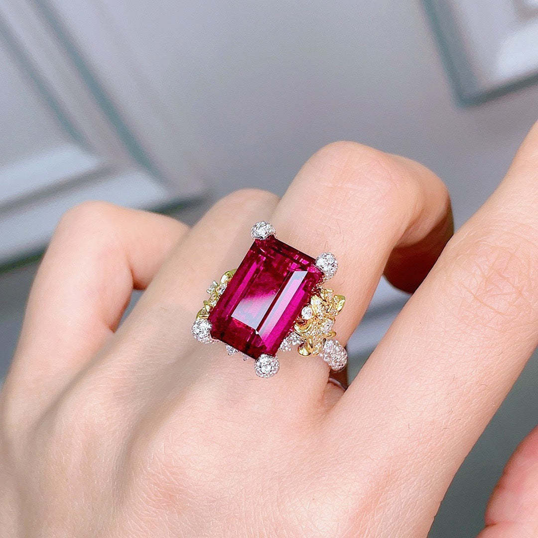 Vintage Fuchsia Rhinestone Ring with Delicate Luxurious Design