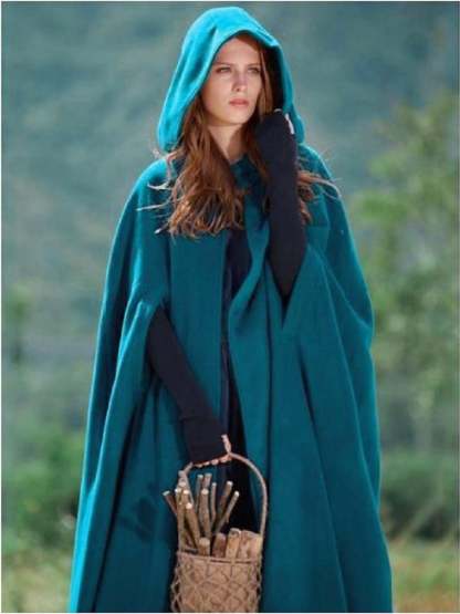 Long Vintage Hooded Cloak for Adults in Dark Green Medieval Style