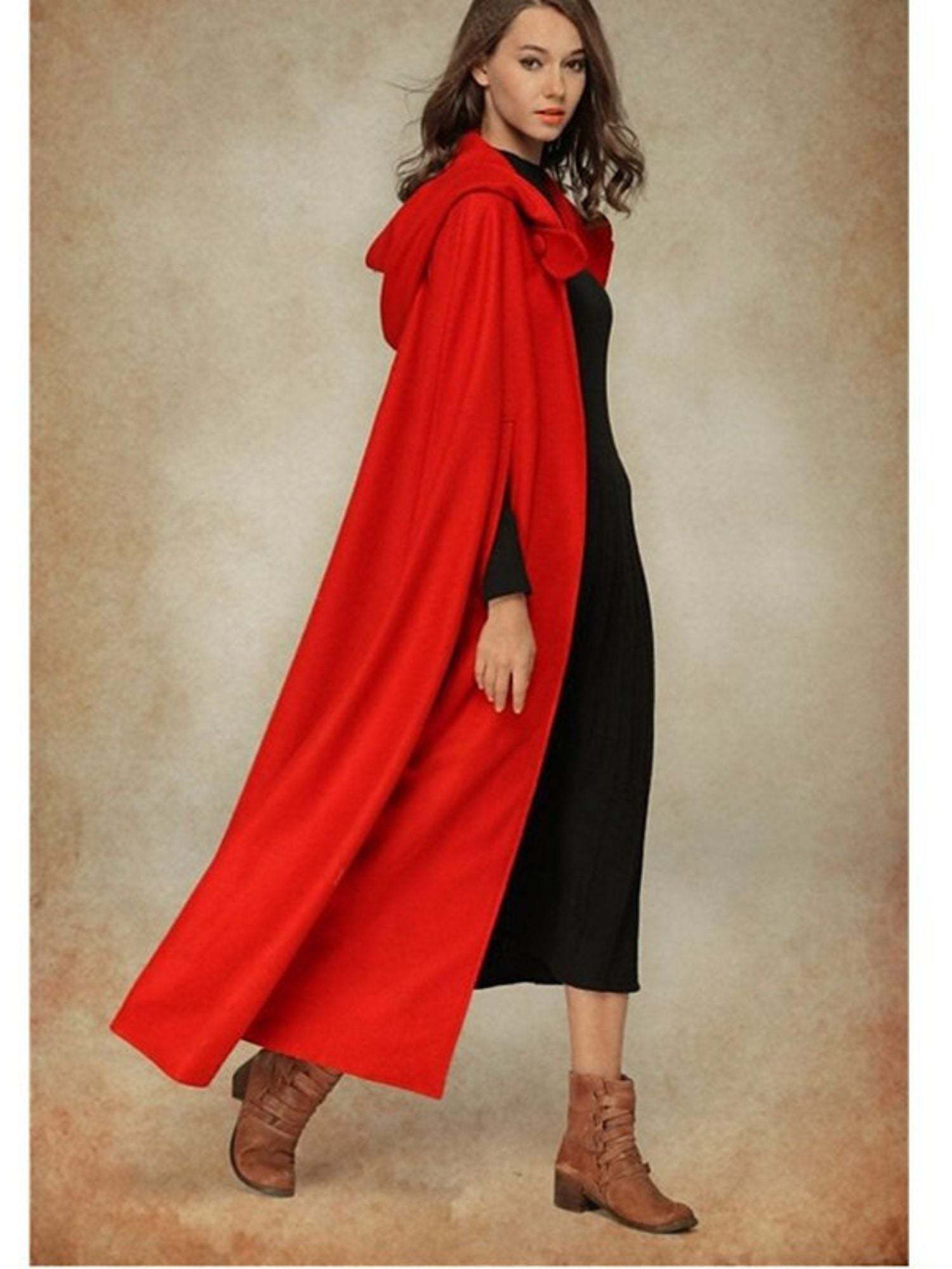 Long Vintage Hooded Cloak for Adults in Dark Green Medieval Style