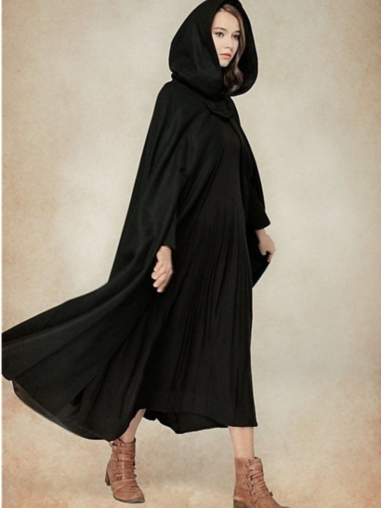 Long Vintage Hooded Cloak for Adults in Dark Green Medieval Style