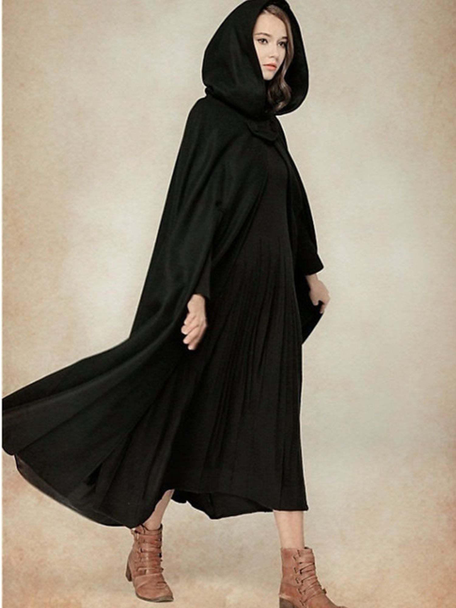 Long Vintage Hooded Cloak for Adults in Dark Green Medieval Style