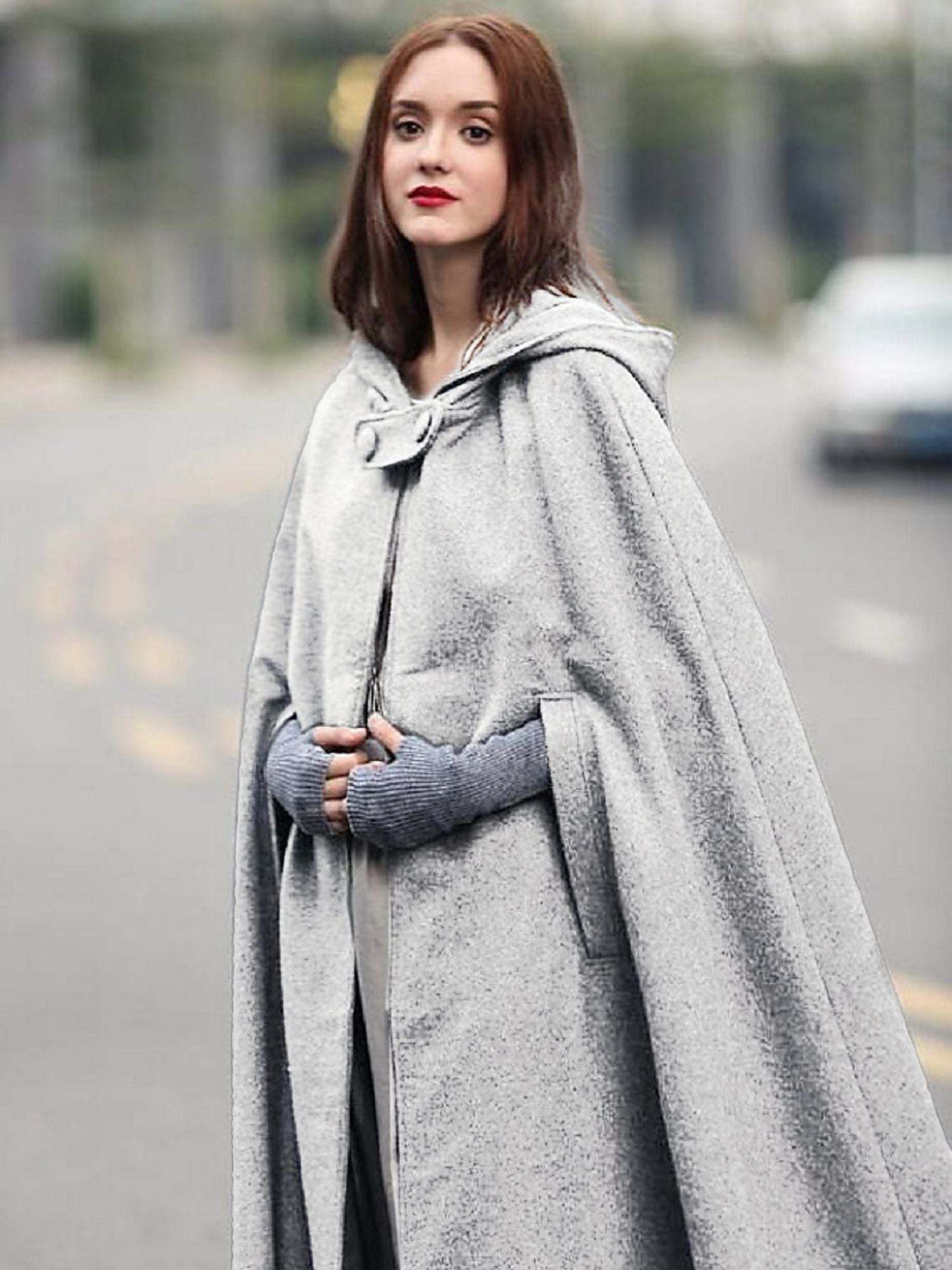 Long Vintage Hooded Cloak for Adults in Dark Green Medieval Style