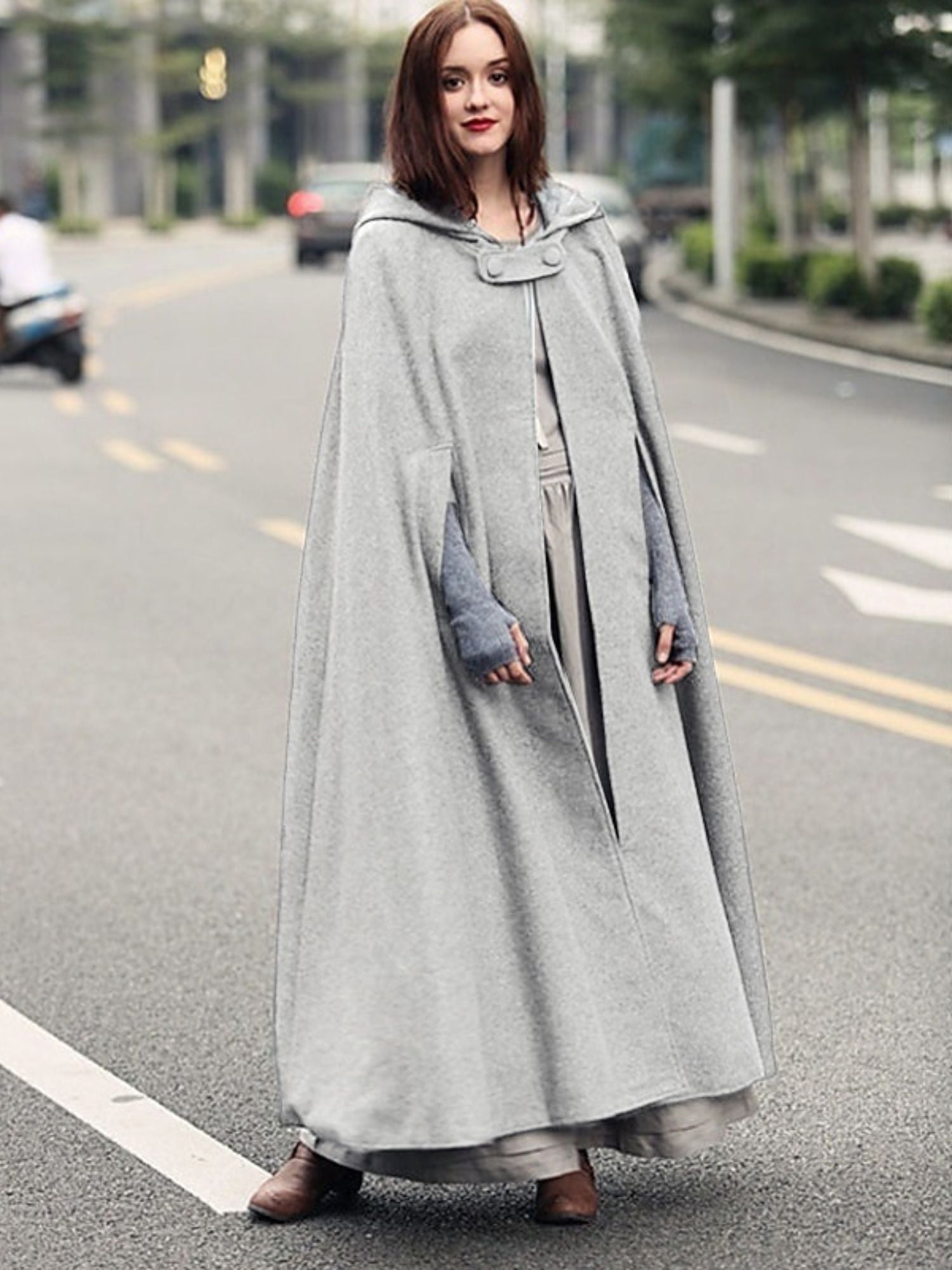 Long Vintage Hooded Cloak for Adults in Dark Green Medieval Style