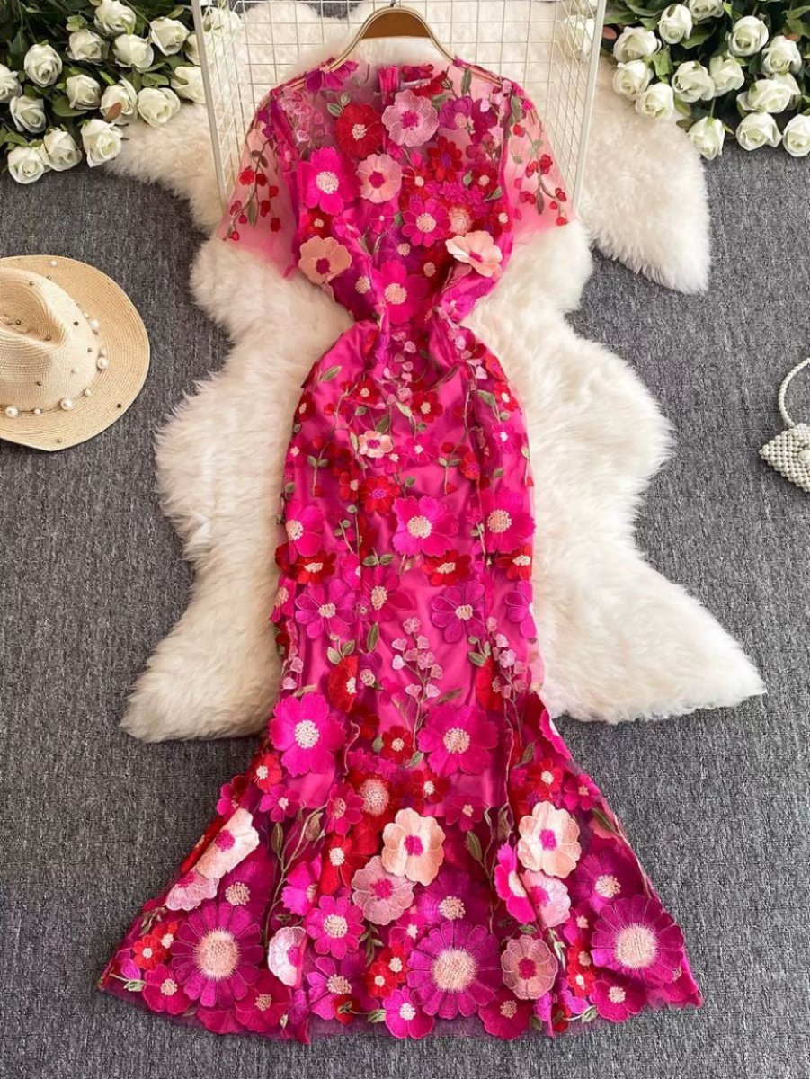 Evening Dresses With 3D Flower Embroidery in Trumpet/Mermaid and Scoop Short Sleeves