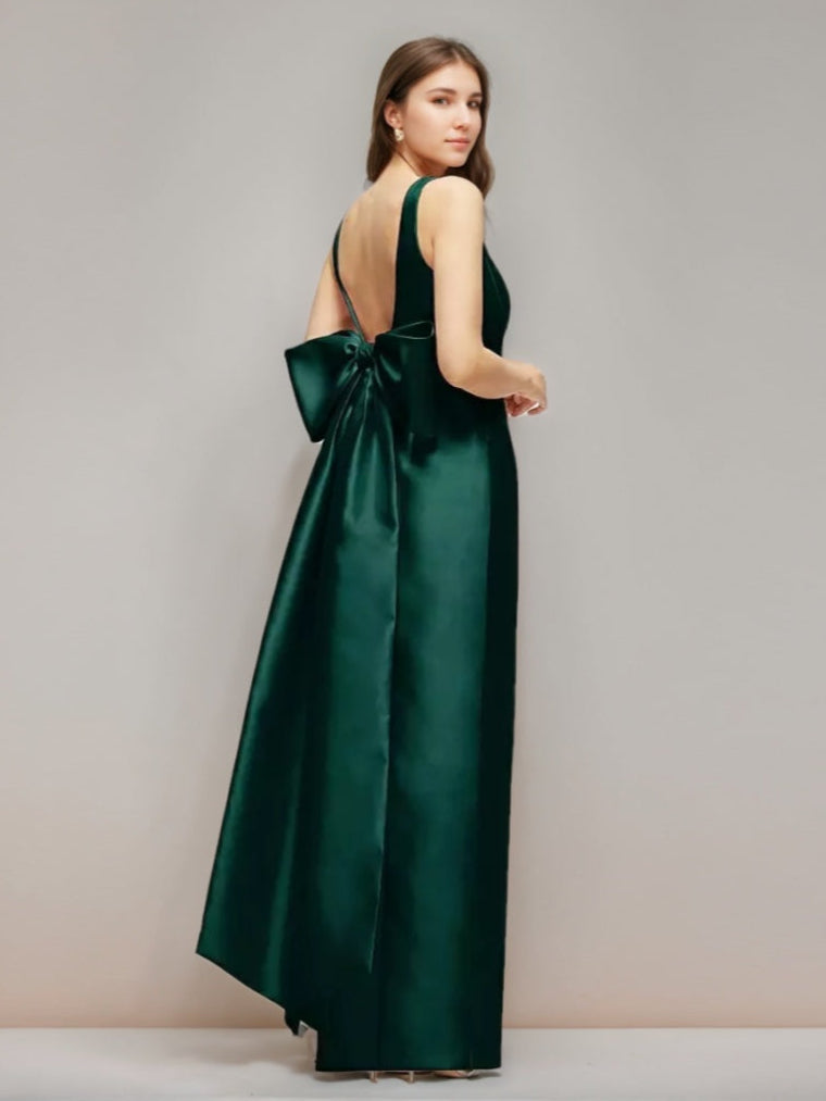 Sleeveless Evening Gown with Floor-Length Bow Sheath/Column Style