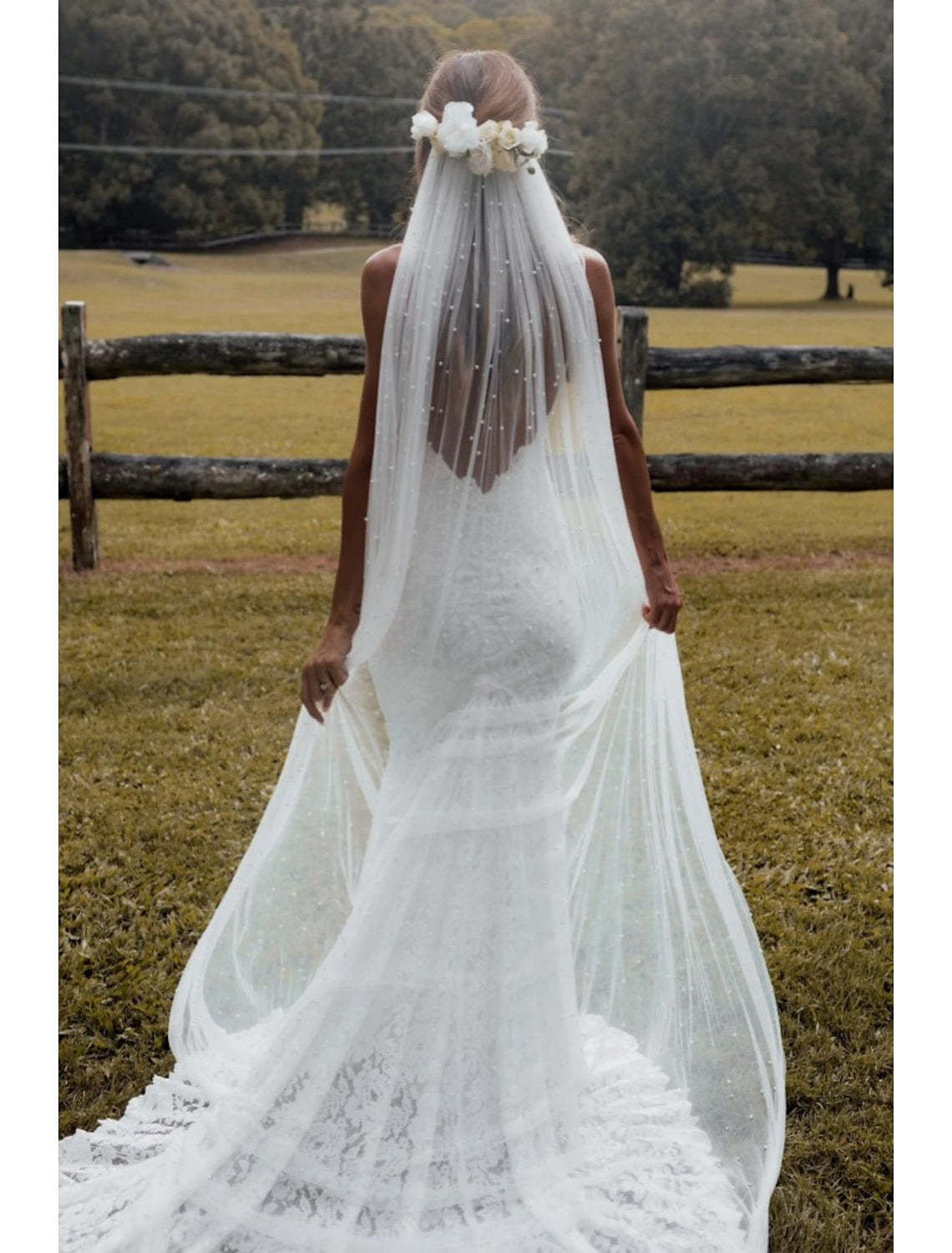 Vintage-style Single-tier Cathedral Wedding Veil with Faux Pearls on 280cm Tulle