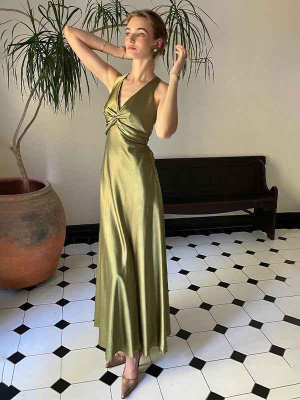 Green Chic Sheath Halter Neck Long Prom Party Dress with Backless Bowknot