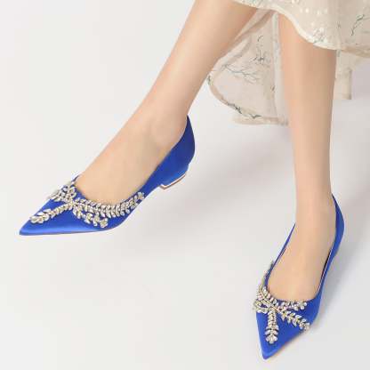 Bridal Shoes for Women in Silk Satin with Rhinestones and Low Closed Heel