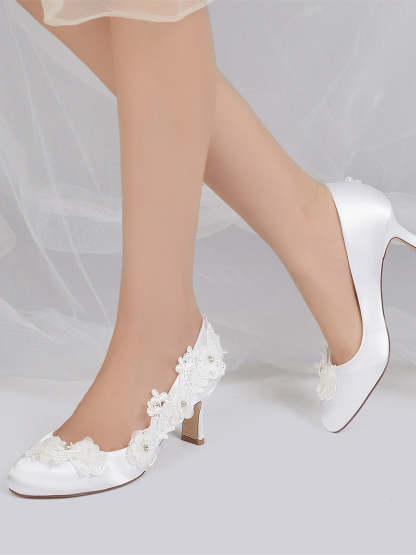 Bridesmaid Shoes for Women with Applique and Pointed Toe in Mid Heel