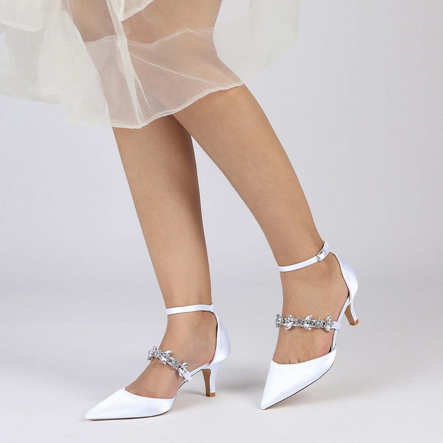 Bridal Shoes for Women with Rhinestones Mid Heel and Buckle in Pointed Toe