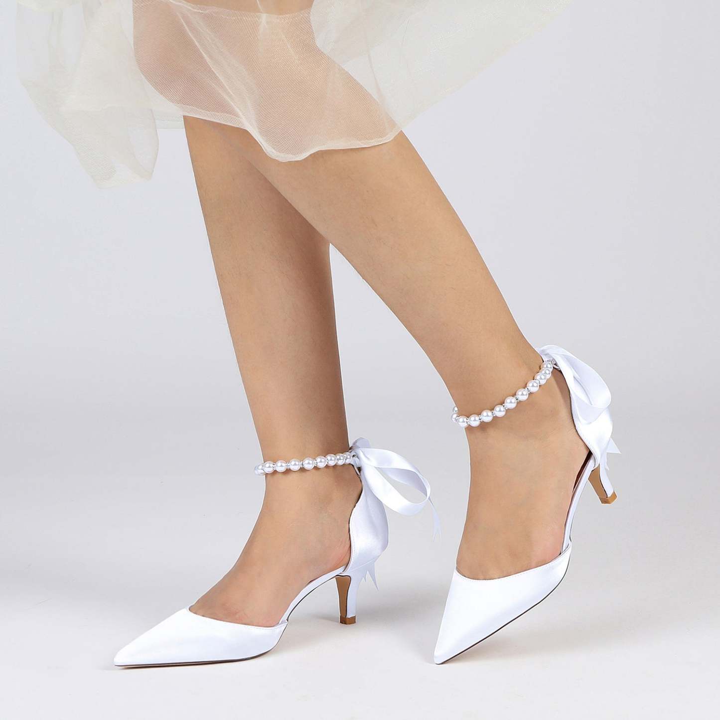 Bridal Shoes for Women with Pearl Bow and Mid Heel in Silk Satin