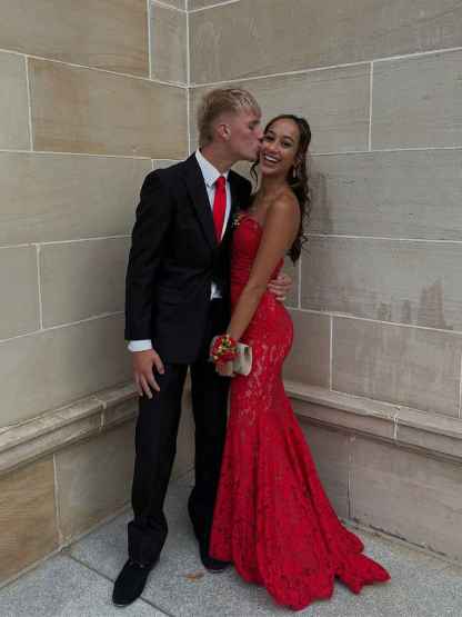 Strapless Red Lace Appliques Mermaid Long Prom Dress