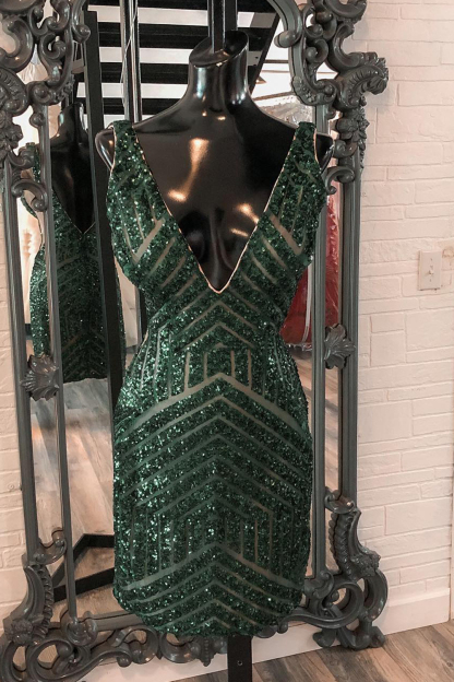 White Sequins V-Neck Tight Homecoming Dress