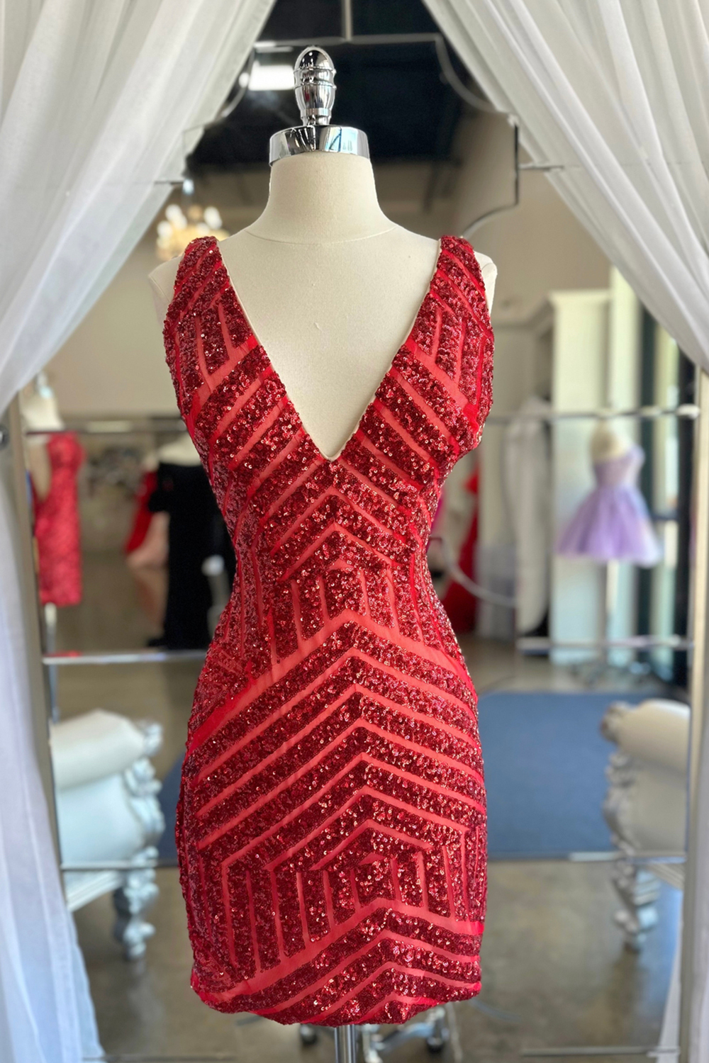 White Sequins V-Neck Tight Homecoming Dress