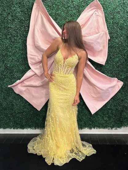 Yellow Plunging V-Neck Sheer Corset Prom Dress with Floral Lace Applique|s