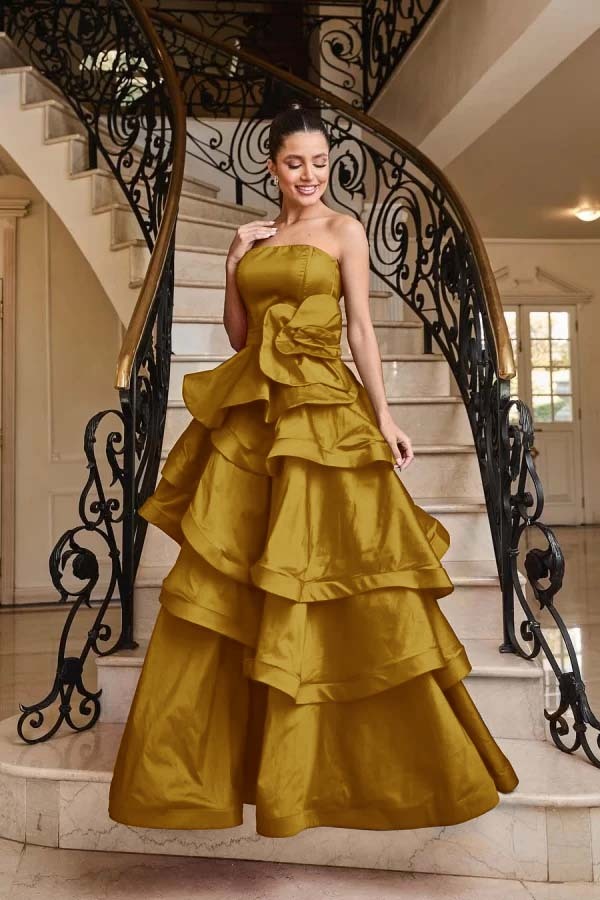 Chic Strapless Sleeveless Long Prom Dress With Pleated Ruffles