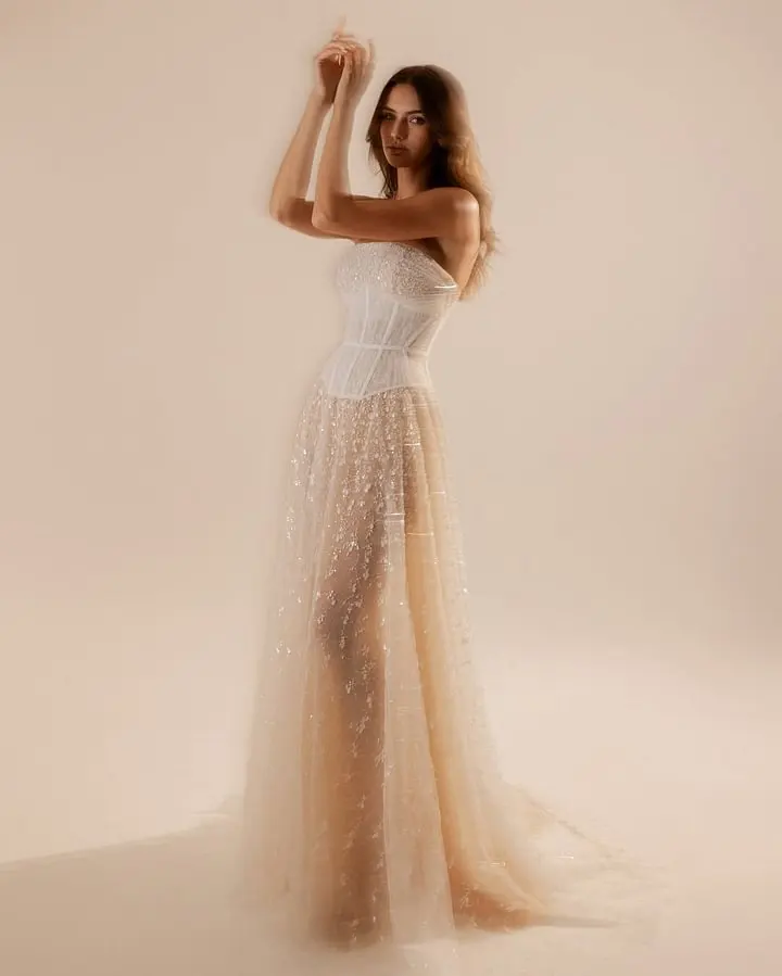 Charming Tulle Strapless Sleeveless Long Prom Dress With Beading