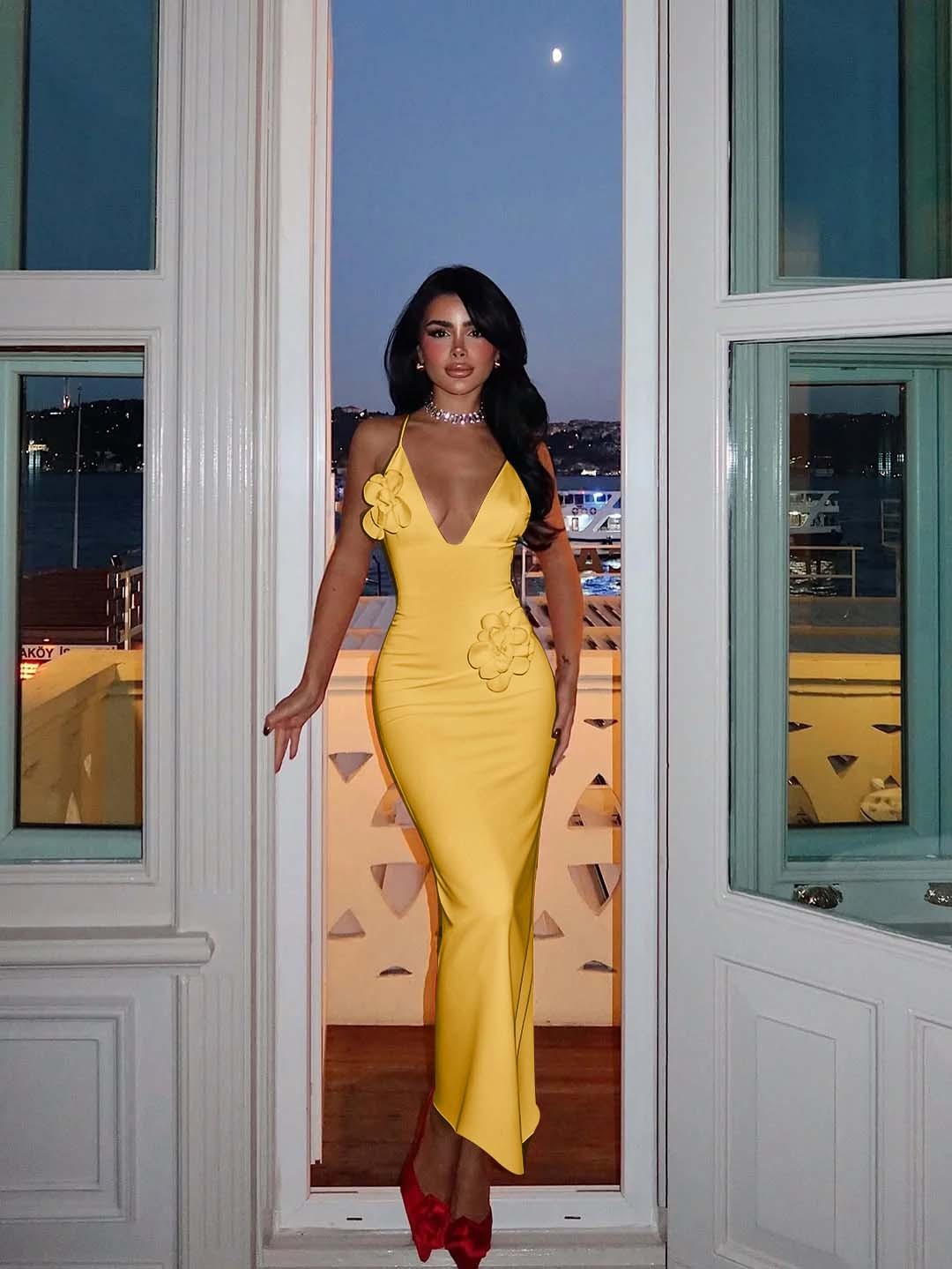 Halter V Neck Sleeveless Long Mermaid Prom Dress With Pleated