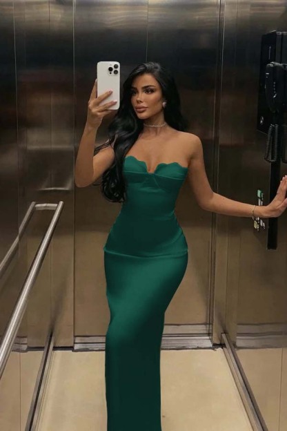 White Strapless Sleeveless Long Mermaid Prom Dress With Pleated