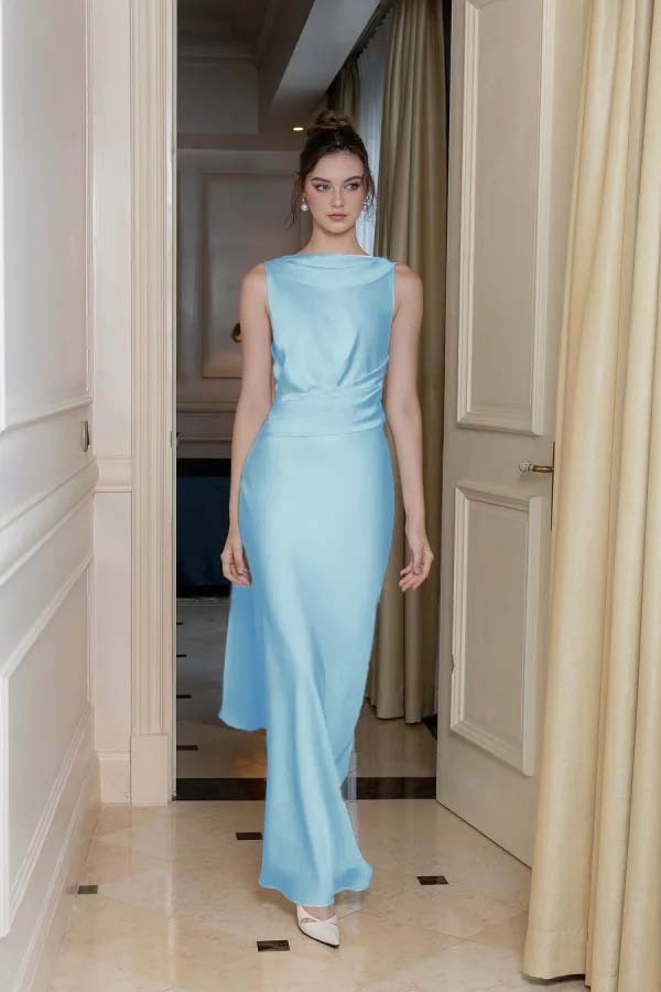 Long Slimming Sleeveless Prom Dress Flowy Backless With Pleated