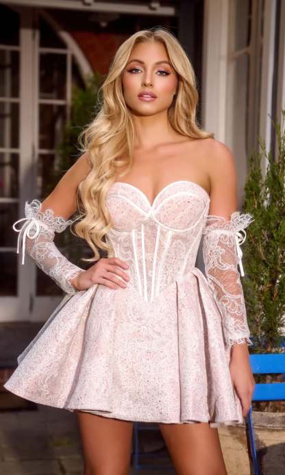 Charming Sweetheart Strapless Ruffles Short Prom Dress With Lace Appliques