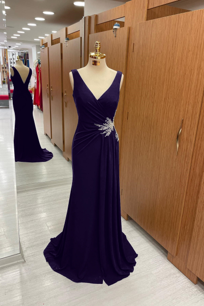 Amazing Dark Navy Straps V Neck Pleated Prom Dress With Rhinestone