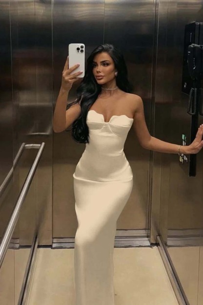 White Strapless Sleeveless Long Mermaid Prom Dress With Pleated