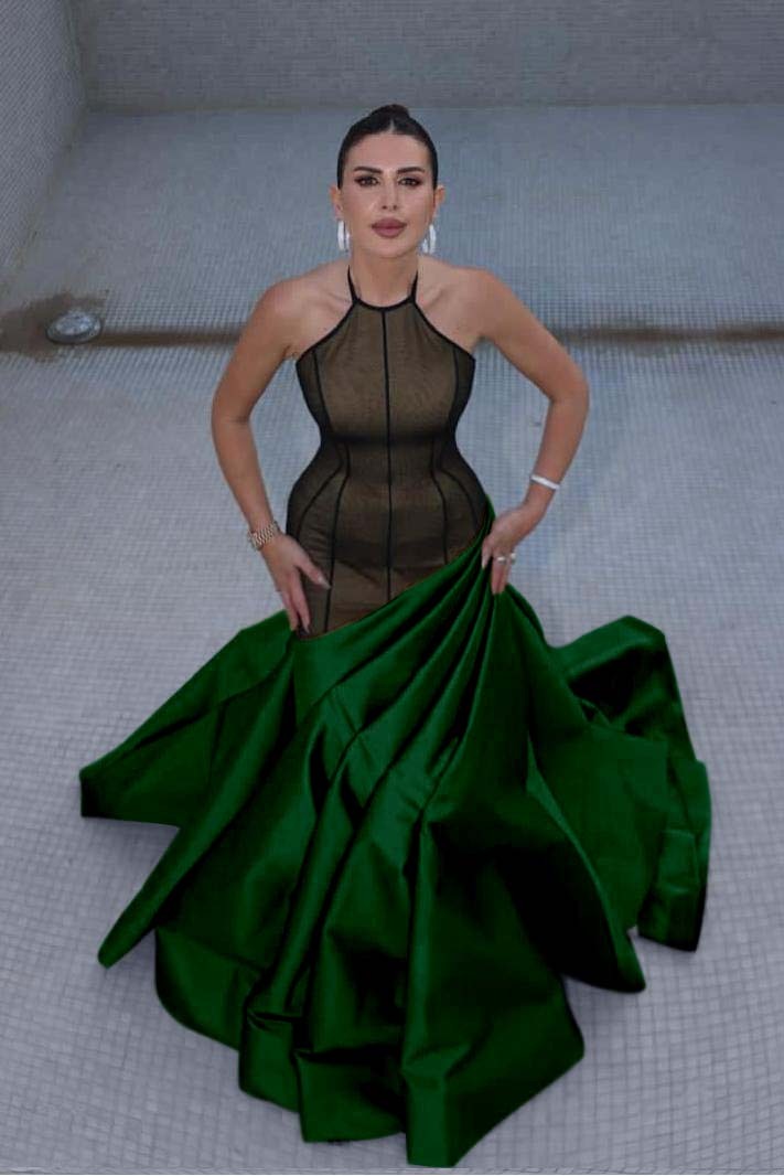 Stunning Halter Sleeveless Long Mermaid Prom Dress With Pleated