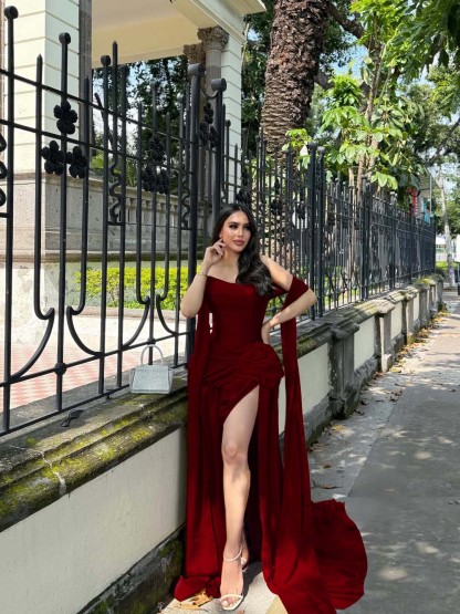 Strapless Sleeveless Long Mermaid Prom Dress With Split Pleated