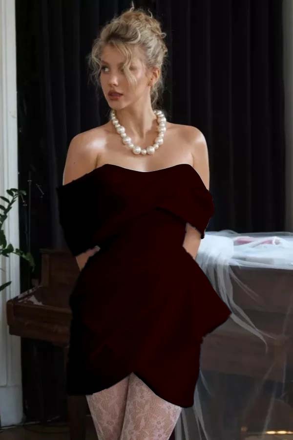 Stunning Off the Shoulder Sleeveless Short Prom Dress With Pleated