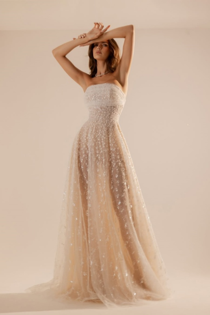 Charming Tulle Strapless Sleeveless Long Prom Dress With Beading