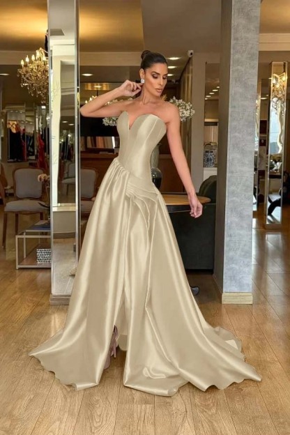 Stunning Strapless Sleeveless Long Split Prom Dress With Pleated