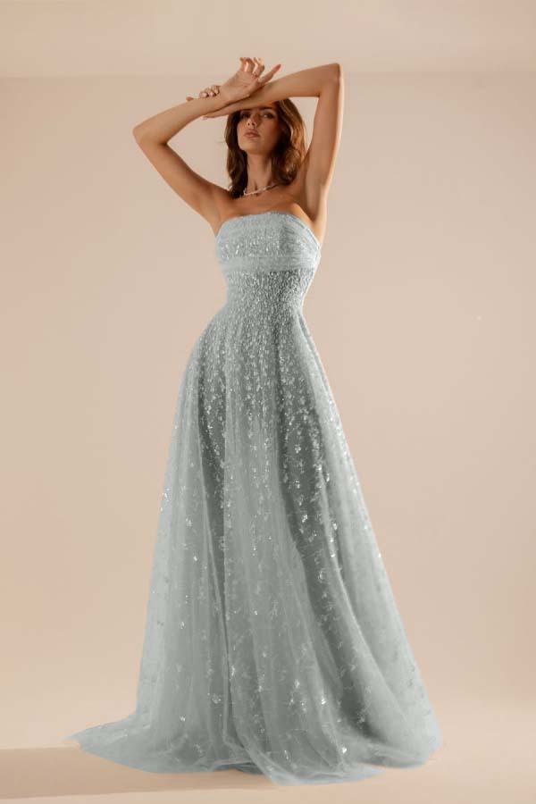 Charming Tulle Strapless Sleeveless Long Prom Dress With Beading