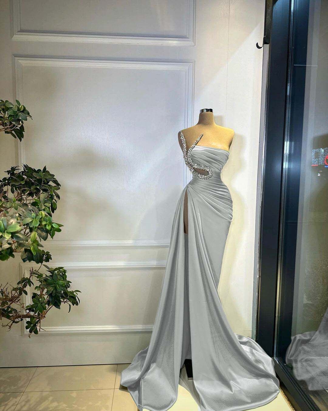 Strapless Sleeveless Long Mermaid Split Prom Dress With Beading