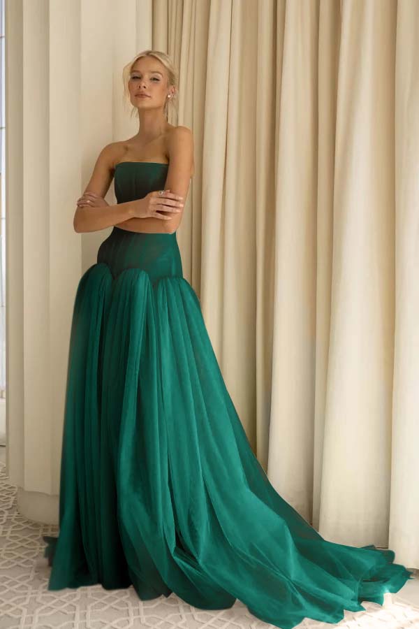 Charming Tulle Strapless Sleeveless Long Prom Dress With Pleated