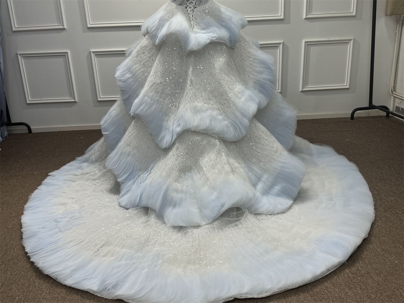 [Copy]Glamorous Wide Strap Open Back Mermaid Wedding Dress with Lace Appliques