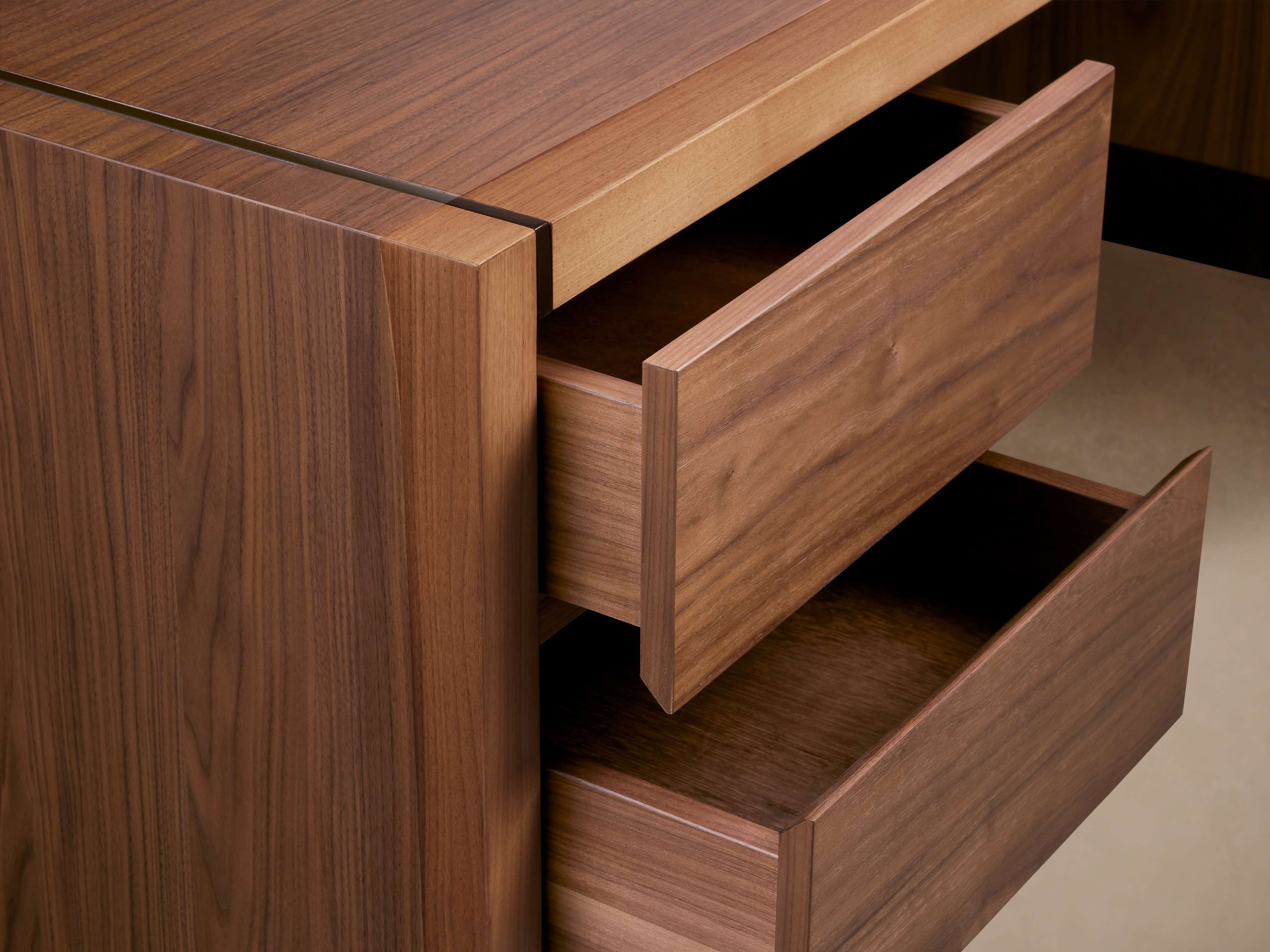 Mihaela Executive Desk